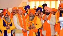 राज्यपाल और मुख्यमंत्री ने श्री हेमकुण्ट साहिब यात्रा के लिए जाने वाले प्रथम जत्थे को किया रवाना