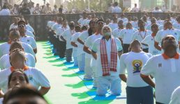 प्रधानमंत्री ने अंतर्राष्ट्रीय योग दिवस के समारोह का नेतृत्व किया, कहा योग ने समस्‍त विश्व को एकजुट किया है