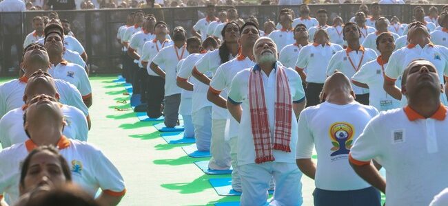 प्रधानमंत्री ने अंतर्राष्ट्रीय योग दिवस के समारोह का नेतृत्व किया, कहा योग ने समस्त विश्व को एकजुट किया है प्रधानमंत्री ने अंतर्राष्ट्रीय योग दिवस के समारोह का नेतृत्व किया, कहा योग ने समस्त विश्व को एकजुट किया है