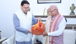 मुख्यमंत्री धामी ने केन्द्रीय ऊर्जा व आवास एवं शहरी कार्य मंत्री मनोहर लाल खट्टर से मुलाकात की, जल-विद्युत परियोजनाओं के विकास एवं प्रधानमंत्री आवास योजना (शहरी) के अंतर्गत विशेष सहायता हेतु अनुरोध किया