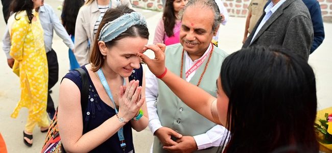 भराड़ीसैंण, गैरसैंण की मिट्टी ने जीता विदेशी मेहमानों का दिल, विदेशी मेहमानों ने सराहा उत्तराखंड की संस्कृति और सौंदर्य भराड़ीसैंण, गैरसैंण की मिट्टी ने जीता विदेशी मेहमानों का दिल, विदेशी मेहमानों ने सराहा उत्तराखंड की संस्कृति और सौंदर्य