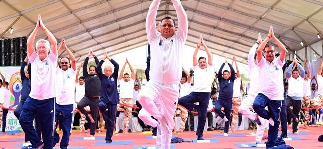 मुख्यमंत्री ने भराड़ीसैंण से दिया “हर घर योग, हर जन निरोग’’ का संदेश, राज्य में योग नीति का किया औपचारिक शुभारंभ मुख्यमंत्री ने भराड़ीसैंण से दिया “हर घर योग, हर जन निरोग’’ का संदेश, राज्य में योग नीति का किया औपचारिक शुभारंभ
