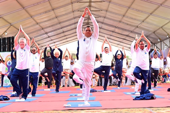 मुख्यमंत्री ने भराड़ीसैंण से दिया “हर घर योग, हर जन निरोग’’ का संदेश, राज्य में योग नीति का किया औपचारिक शुभारंभ