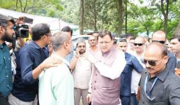 सीएम धामी की निगरानी और निर्देशन में आपदा प्रभावित धराली क्षेत्र में राहत और बचाव अभियान युद्धस्तर पर जारी, सीएम 3 दिन से उत्तरकाशी में कर रहे हैं प्रवास