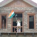 मुख्यमंत्री पुष्कर सिंह धामी ने मुख्यमंत्री आवास में ‘हर घर तिरंगा’ अभियान के अंतर्गत तिरंगा फहराया, प्रदेशवासियों से भी की अपील