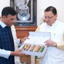 सीएम धामी ने नई दिल्ली में केंद्रीय युवा कार्यक्रम एवं खेल मंत्री डॉ. मनसुख मांडविया से भेंट की, उत्तराखंड में खेलों के व्यापक विकास और उच्च स्तरीय खेल अवस्थापना के लिए मांगा सहयोग