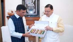 सीएम धामी ने नई दिल्ली में केंद्रीय युवा कार्यक्रम एवं खेल मंत्री डॉ. मनसुख मांडविया से भेंट की, उत्तराखंड में खेलों के व्यापक विकास और उच्च स्तरीय खेल अवस्थापना के लिए मांगा सहयोग