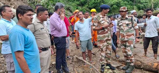 चमोली के थराली में फटा बादल, एक युवती की मौत, एक व्यक्ति लापता, राहत और बचाव कार्य जोरों पर चमोली के थराली में फटा बादल, एक युवती की मौत, एक व्यक्ति लापता, राहत और बचाव कार्य जोरों पर