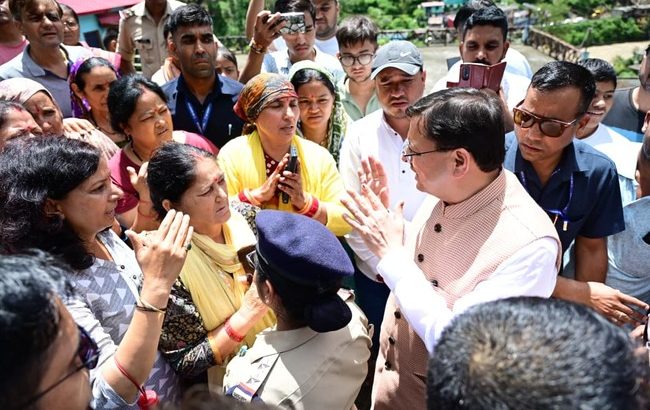 थराली में आपदा प्रभावित क्षेत्रों का मुख्यमंत्री ने किया स्थलीय निरीक्षण, कुलसारी राहत शिविरों में प्रभावितों  का जाना हाल, हर संभव मदद का दिया भरोसा