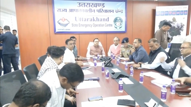 राज्य आपातकालीन परिचालन केंद्र, देहरादून पहुंचे मुख्यमंत्री धामी, आपदा के बाद चल रहे रेस्क्यू ऑपरेशन के लिए दिए दिशा-निर्देश
