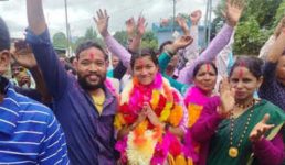 उत्तराखंड : 21 साल की प्रियंका नेगी बनी ग्राम प्रधान, मुख्यमंत्री ने दी बधाई