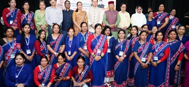 Uttarakhand : 13 महिलाओं को तीलू रौतेली और 33 आंगनवाड़ी कार्यकत्रियों को उत्कृष्ट सेवा कार्य सम्मान, सीएम बोले महिला सशक्तिकरण के लिए समर्पण के साथ कार्य करती रहेगी सरकार Uttarakhand : 13 महिलाओं को तीलू रौतेली और 33 आंगनवाड़ी कार्यकत्रियों को उत्कृष्ट सेवा कार्य सम्मान, सीएम बोले महिला सशक्तिकरण के लिए समर्पण के साथ कार्य करती रहेगी सरकार