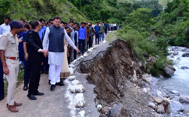 सीएम धामी ने किया बागेश्वर के आपदा प्रभावित क्षेत्रों का दौरा, 5 लोग ज़िंदा दफन हो गये थे यहां