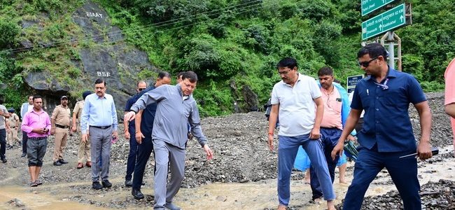 Uttarakhand जन्मदिवस पर प्राकृतिक आपदा के मोर्चे पर जूझते रहे मुख्यमंत्री धामी, तहसील दिवस में जुड़े लोगों से भी किया वर्चुअल संवाद
