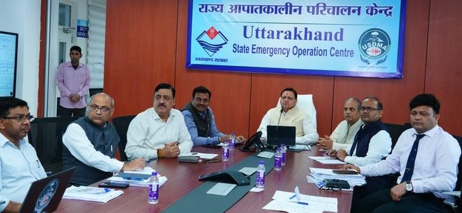 चमोली आपदा को लेकर मुख्यमंत्री के बचाव एवं राहत कार्यों को और अधिक गति प्रदान करने के निर्देश, गंभीर रूप से घायल व्यक्तियों को तत्काल एम्स ऋषिकेश एयरलिफ्ट करने को कहा