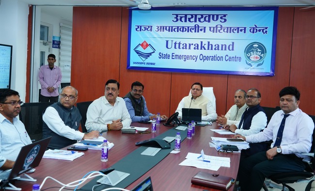 चमोली आपदा को लेकर मुख्यमंत्री के बचाव एवं राहत कार्यों को और अधिक गति प्रदान करने के निर्देश, गंभीर रूप से घायल व्यक्तियों को तत्काल एम्स ऋषिकेश एयरलिफ्ट करने को कहा