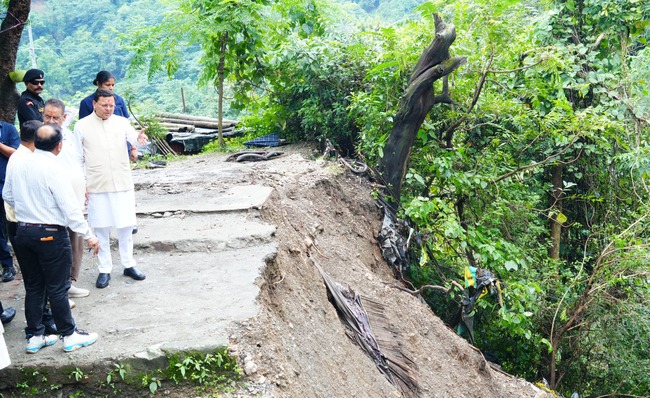 Uttarakhand मुख्यमंत्री धामी ने किया आपदा प्रभावित इलाकों का दौरा, सभी प्रभावित परिवारों को आपदा मानकों के अनुसार त्वरित आर्थिक सहायता एवं मूलभूत सेवाएं उपलब्ध कराने के निर्देश