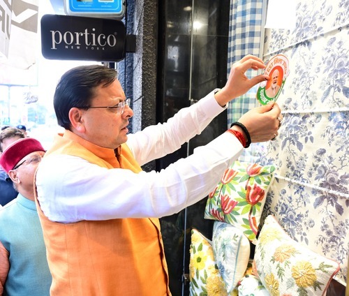 GST बचत उत्सव, सीएम धामी ने किया दुकानों का भ्रमण, प्रधानमंत्री का आभार व्यक्त किया तथा इस ऐतिहासिक निर्णय को जनता के हित में बताया
