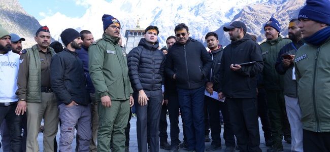 Uttarakhand मुख्य सचिव आनन्द बर्द्धन ने केदारनाथ यात्रा व्यवस्थाओं का लिया जायजा, पुनर्निर्माण कार्यों और यात्रियों की सुविधाओं का किया निरीक्षण Uttarakhand मुख्य सचिव आनन्द बर्द्धन ने केदारनाथ यात्रा व्यवस्थाओं का लिया जायजा, पुनर्निर्माण कार्यों और यात्रियों की सुविधाओं का किया निरीक्षण