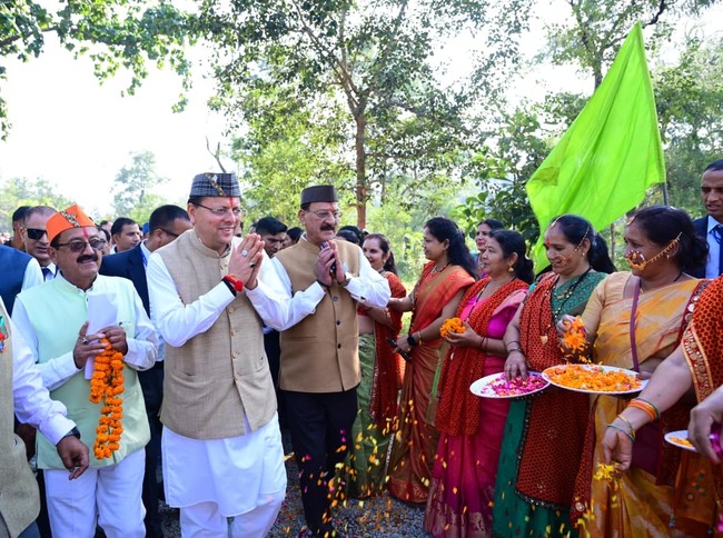 राज्य स्थापना की रजत जयंती पर रामनगर में आयोजित राज्य स्तरीय “जन वन महोत्सव” का मुख्यमंत्री पुष्कर सिंह धामी ने किया शुभारंभ, कहा चिपको आंदोलन बना महिला शक्ति और पर्यावरण प्रेम का प्रतीक