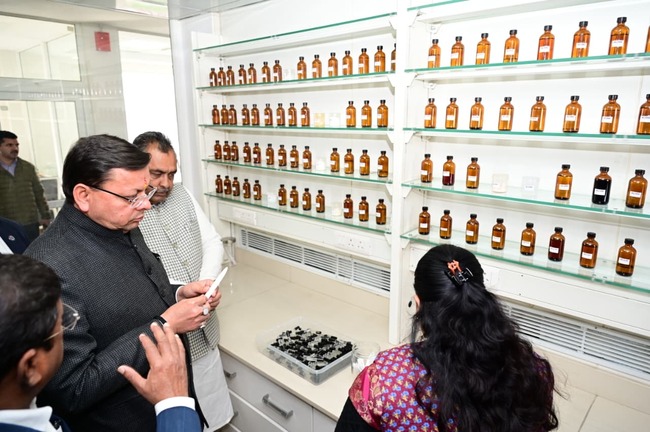 मुख्यमंत्री ने उत्तराखण्ड महक क्रांति नीति: 2026-36 का किया शुभारम्भ, 23 हजार हेक्टेयर क्षेत्र में सुगंधित फसलों की होगी खेती, करीब 1 लाख किसानों को जोड़ने का है लक्ष्य