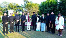 मुख्यमंत्री आवास में परिवीक्षाधीन पीसीएस अधिकारियों ने मुख्यमंत्री पुष्कर सिंह धामी से की भेंट, सीएम ने कहा प्रशासनिक सेवा नौकरी नहीं जनता की सेवा का ईश्वरीय कार्य