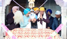 मुख्यमंत्री धामी ने गुरूद्वारा, श्री गुरू सिंह सभा, आढ़त बाजार, देहरादून में वीर बाल दिवस के अवसर पर आयोजित कार्यक्रम में प्रतिभाग किया