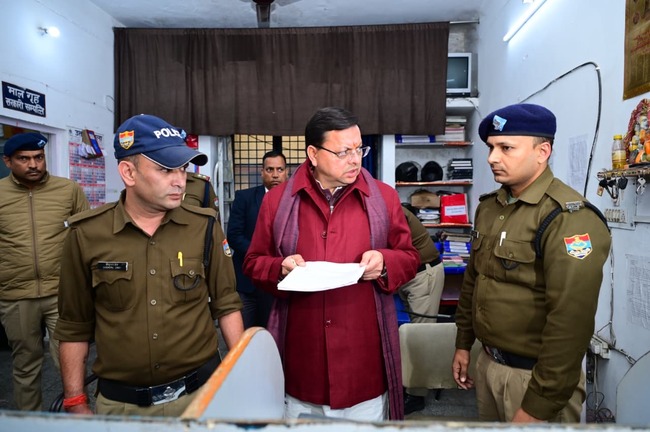 CM धामी ने मारा छापा, थानेदार नदारद, तत्काल लाइन हाज़िर