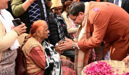 सीएम धामी ने मातृ-पितृ भक्ति दिवस कार्यक्रम में प्रतिभाग किया, कहा प्रधानमंत्री मोदी के मार्गदर्शन में राज्य सरकार वरिष्ठ नागरिकों के कल्याण और सशक्तिकरण के लिए भी कार्य कर रही है