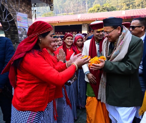 उत्तरकाशी के ऐतिहासिक माघ मेले का मुख्यमंत्री पुष्कर सिंह धामी ने किया विधिवत शुभारंभ, कहा देवभूमि की संस्कृति के साथ छेड़-छाड़ की किसी को भी इजाजत नहीं