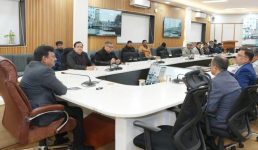 Uttarakhand मुख्य सचिव ने जिलाधिकारियों के साथ की महत्वपूर्ण बैठक, जनपद स्तर पर पुराने समय से लंबित प्रकरणों का निस्तारण किया गया