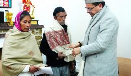 अंकिता भंडारी के पिता व माता ने मुख्यमंत्री से भेंट की, मुख्यमंत्री धामी ने कहा कि इस मामले में न्याय सुनिश्चित करना राज्य सरकार की सर्वोच्च प्राथमिकता है