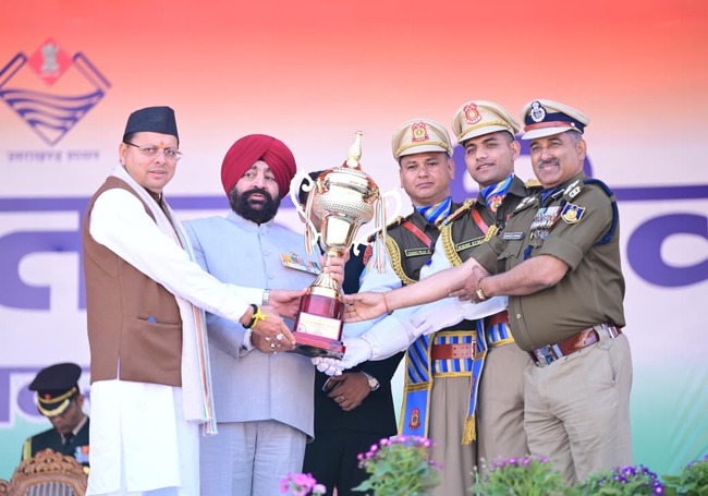 गणतंत्र दिवस 2026, परेड ग्राउंड में राज्यपाल एवं मुख्यमंत्री ने सराहनीय सेवाओं के लिए पुलिस एवं विभिन्न अधिकारियों को किया सम्मानित