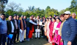 मुख्यमंत्री से टिहरी बांध विस्थापित क्षेत्र संघर्ष समिति सदस्यों ने की मुलाक़ात, मुख्यमंत्री ने सम्बंधित जिला अधिकारियों को दिए जरूरी निर्देश