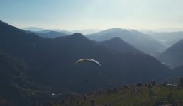 कपकोट की नई उड़ान: ग्रामीण बागेश्वर बना एडवेंचर टूरिज्म का चमकता सितारा, पैराग्लाइडिंग चैंपियनशिप ने कपकोट को दिलाई पर्यटन मानचित्र पर खास जगह