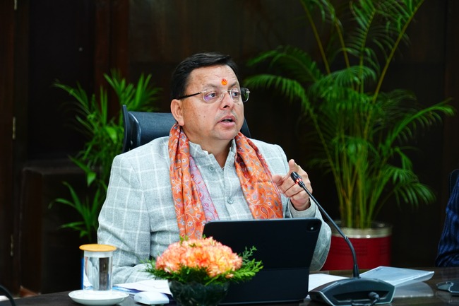 सीएम धामी के सख्त निर्देश, कानून व्यवस्था से कोई समझौता नहीं,  पुलिस का वर्क कल्चर सुधरे, आम आदमी को न सताया जाए