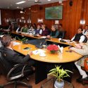Uttarakhand मुख्यमंत्री ने की राज्य में प्रस्तावित एवं निर्माणाधीन रेल परियोजनाओं की समीक्षा, कहा एस्केप टनल को समानांतर सड़कों (पैरेलल रोड्स) के रूप में किया जाए विकसित