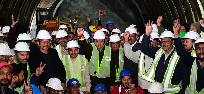 मुख्यमंत्री धामी ने जमरानी बहुउद्देशीय बांध परियोजना के अंतर्गत चल रहे निर्माण कार्यों का किया स्थलीय निरीक्षण