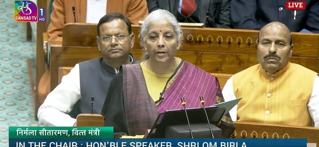 Union Budget 2026: वित्त मंत्री निर्मला सीतारमण ने किया पेश, पढ़िए बजट की मुख्‍य बातें