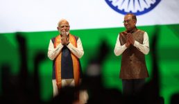 मलेशिया यात्रा पर पीएम मोदी, प्रधानमंत्री अनवर इब्राहिम के साथ विशाल भारतीय समुदाय को संबोधित किया