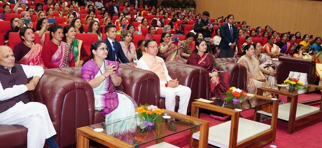 देहरादून से उठा संस्कृति और संस्कारों का शंखनाद, मातृशक्ति को सीएम धामी का नमन, विश्वमांगल्य सभा के तत्वाधान में आयोजित ‘मातृ संस्कार समागम’ कार्यक्रम में प्रतिभाग किया