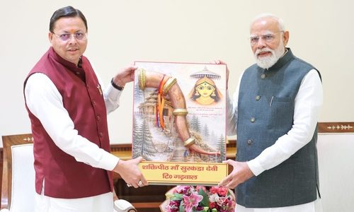 प्रधानमंत्री नरेंद्र मोदी से मिले सीएम पुष्कर सिंह धामी, उत्तराखंड आगमन का दिया निमंत्रण