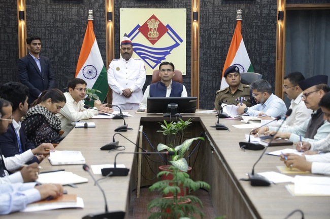 एलपीजी गैस अवैध संग्रहण, कालाबाजारी पर अब सीधे जेल, आवश्यक वस्तु अधिनियम 1955 व बीएनएस के प्राविधानों के अन्तर्गत होगी कार्यवाही, डीएम ने दिए निर्देश