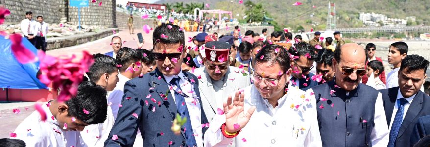 मुख्यमंत्री ने अन्तराष्ट्रीय योग महोत्सव का किया शुभारम्भ, आज विश्व के 180 से अधिक देशों में मनाया जा रहा योग दिवस