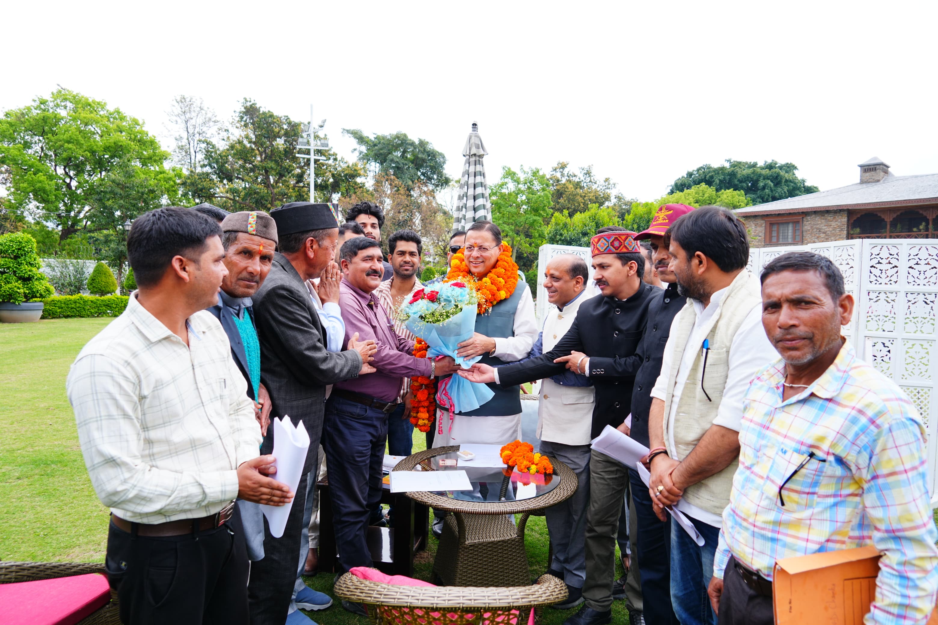 Uttarakhand दिवारीखौल जोखणी मोटर मार्ग की वित्तीय स्वीकृति के लिये क्षेत्रीय जनप्रतिनिधियों ने मुख्यमंत्री का जताया आभार