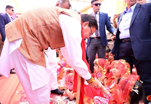 Uttarakhand मुख्यमंत्री ने सामूहिक कन्या पूजन कार्यक्रम में किया प्रतिभाग