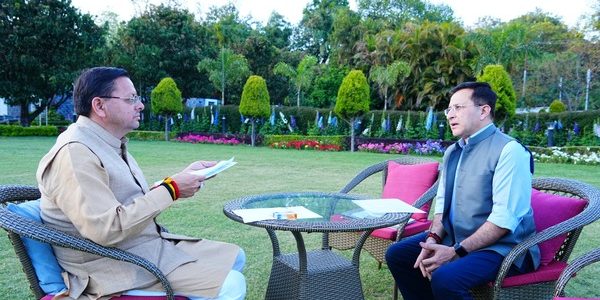 उत्तराखंड पुलिस को ‘राष्ट्रपति पुलिस कलर’, सीएम पुष्कर सिंह धामी ने बताया ऐतिहासिक उपलब्धि