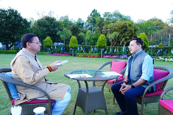 उत्तराखंड पुलिस को ‘राष्ट्रपति पुलिस कलर’, सीएम पुष्कर सिंह धामी ने बताया ऐतिहासिक उपलब्धि