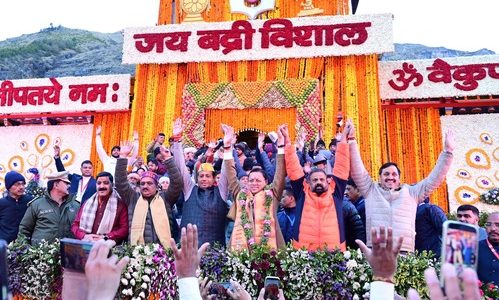 वैदिक मंत्रोच्चार के साथ खुले भगवान श्री बद्रीनाथ के कपाट, आस्था और उल्लास से गूंजा धाम