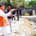 मुख्यमंत्री धामी ने मसूरी रोड स्थित शिव मंदिर के निर्माणाधीन पुल का स्थलीय निरीक्षण किया, अधिकारियों को दिए जरूरी निर्देश